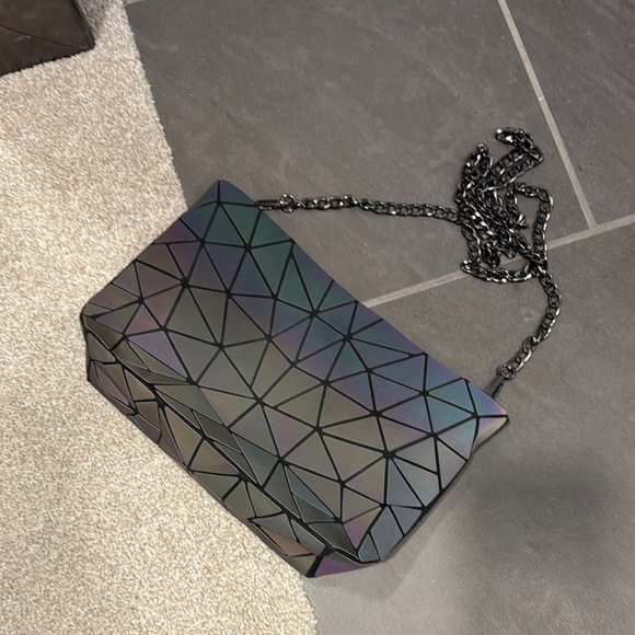 Handbags - Black Geometric Shoulder Bag with Chain Strap